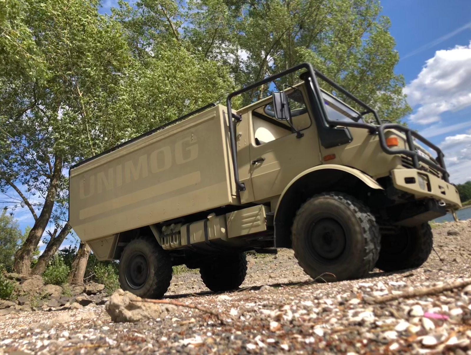 Mercedes Benz Unimog U 1300L 